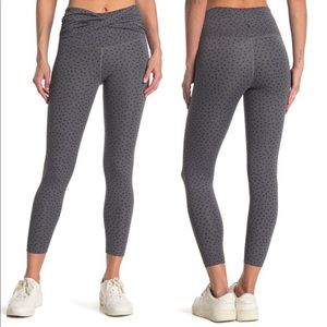 NIKE Yoga Twist-Front Polka Dot 7/8 Leggings